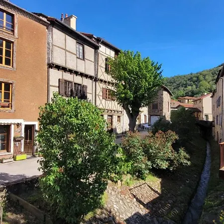 Homestay Le Relais De L'abelan *